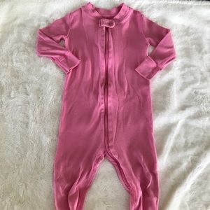 *LAST CHANCE* Hanna Andersson Footie PJs 18-24m